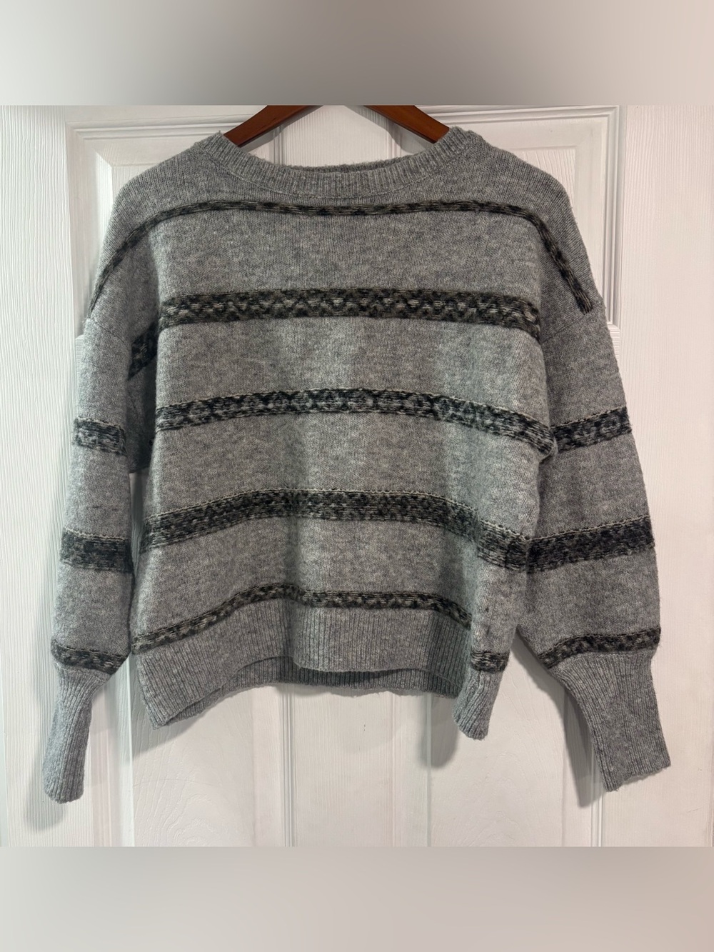 Cynthia Rowley Gray Cozy Sweater with Cheetah Print Stripes Size Small
